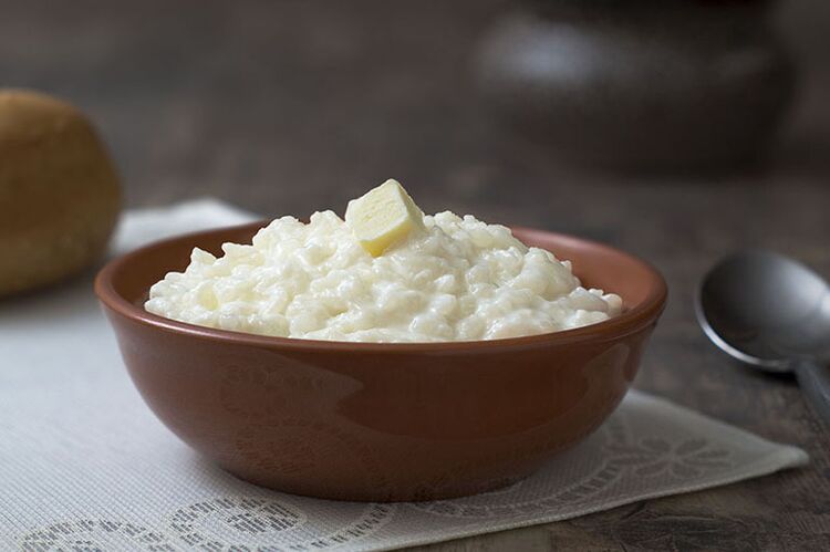 Gachas de arroz en leche para un día de ayuno con gota. 