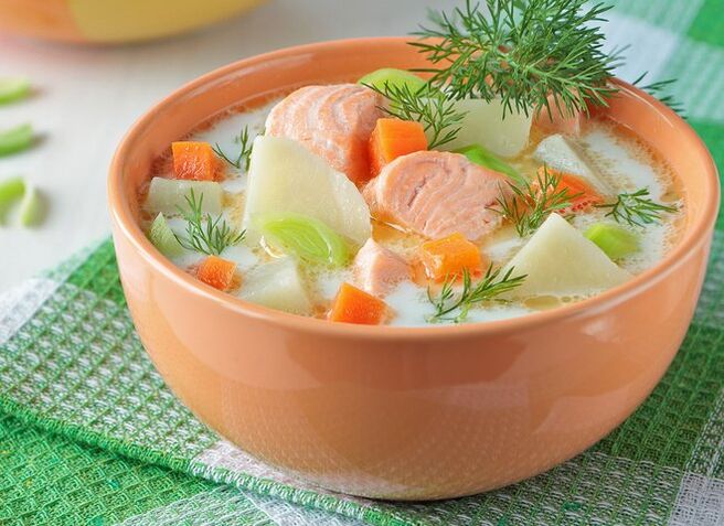 Sopa de salmón noruego para quienes adelgazan con la dieta Dukan en la fase de Alternancia o Fijación